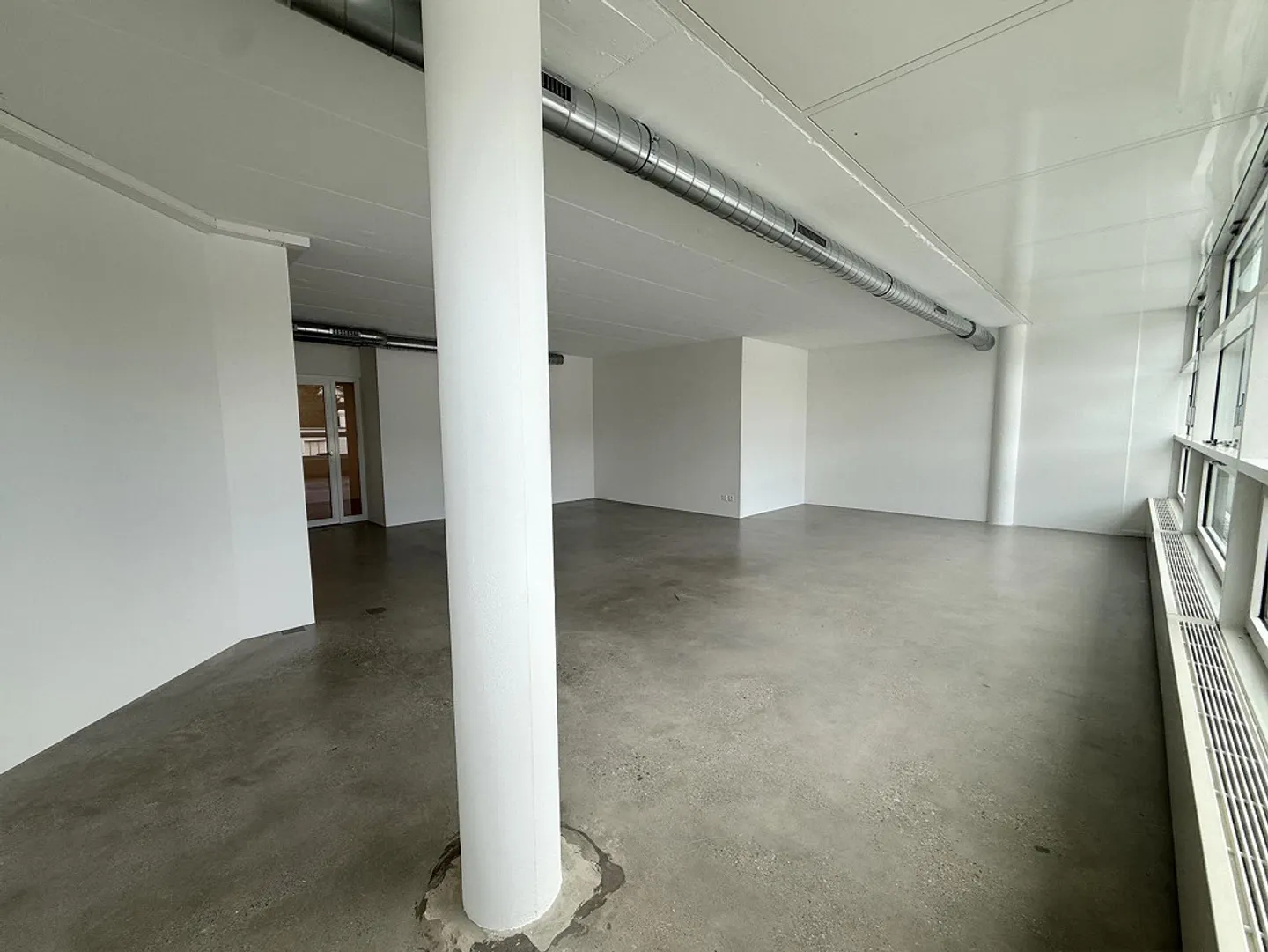 Espace commercial lumineux de 67 m² sur le Rheinweg à Schaffhouse - Photo 11 sur 12