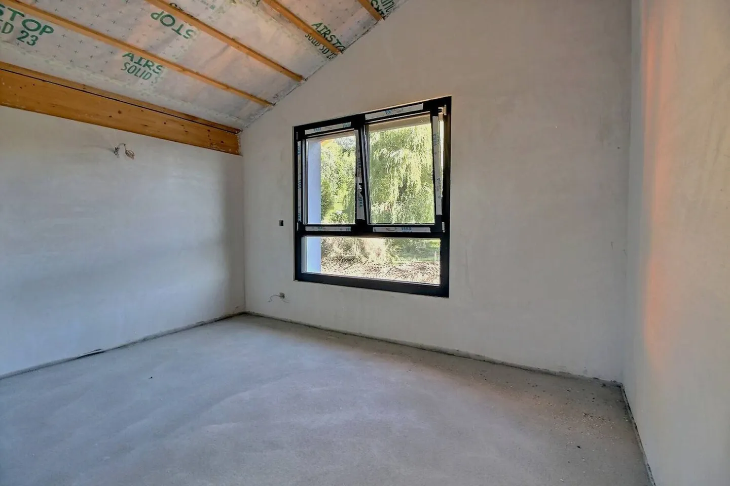 Villa splendide avec finitions personnalisées - Photo 16 sur 21