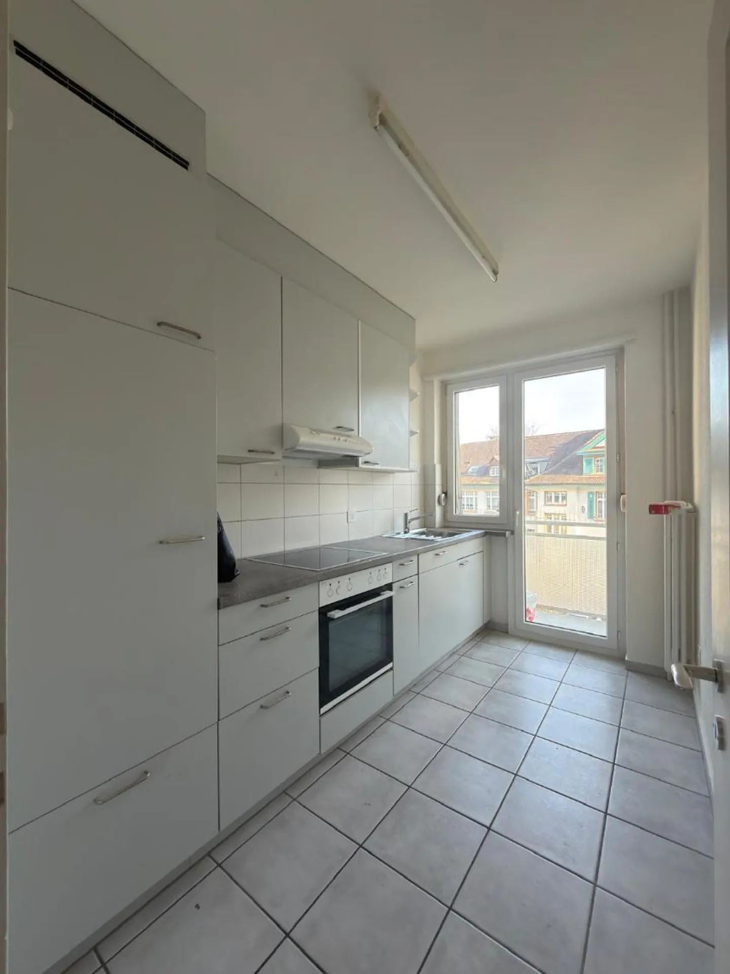 Appartement rénové dans un emplacement central à Bienne - Photo 2 sur 12