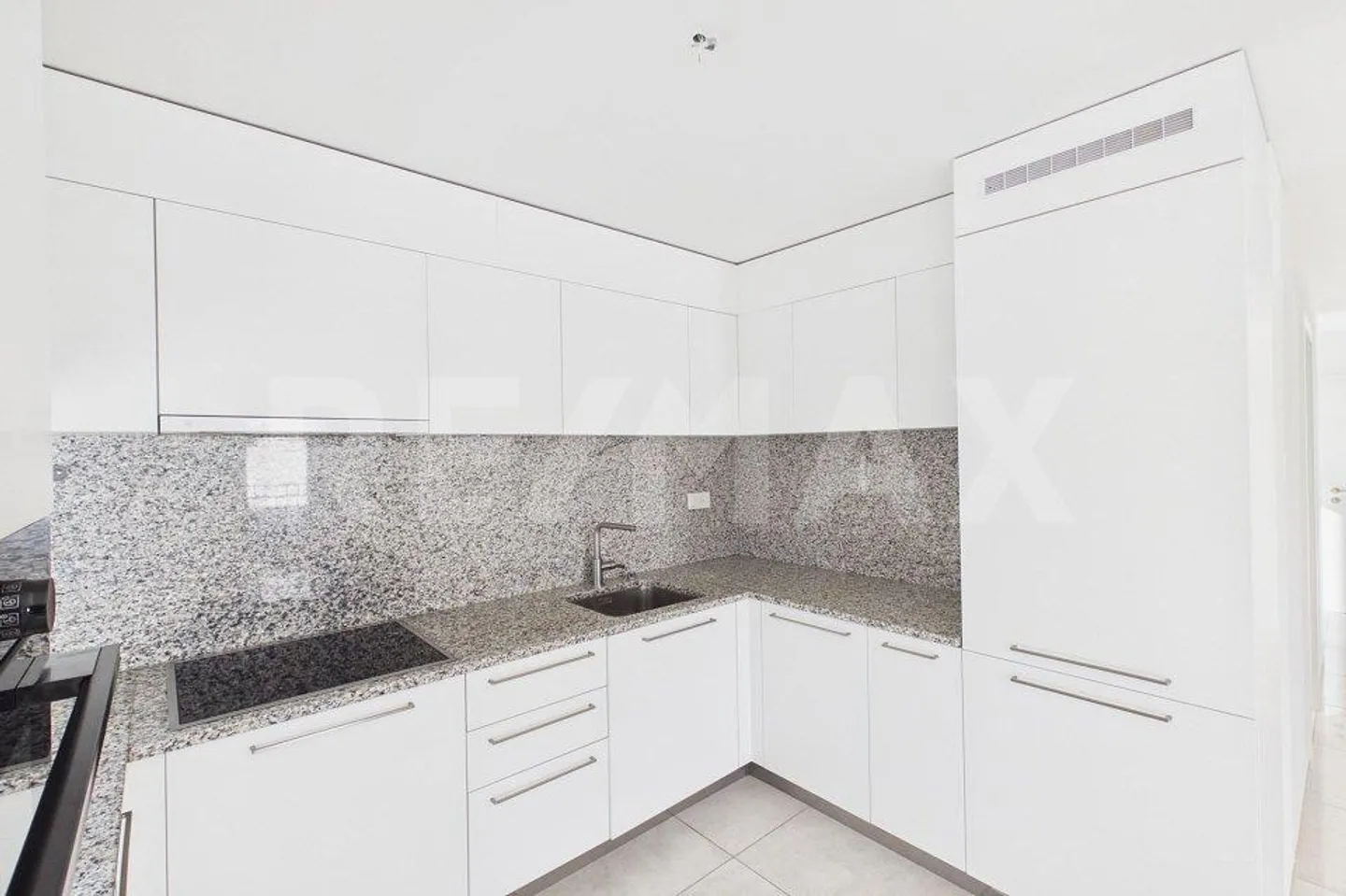 Modern Multi-Family Home - Photo 4 of 13