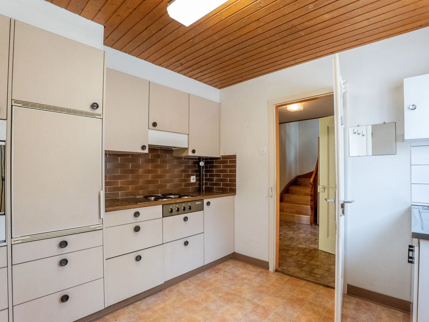 Terreno edificabile soleggiato di 1'943 m² con potenziale d'uso versatile - Foto 8 di 22