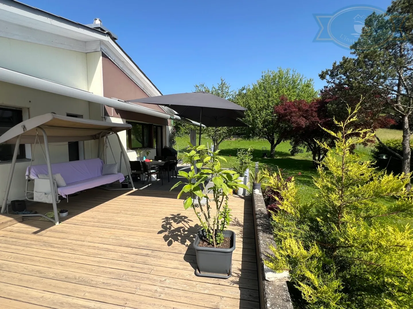 Casa con grande giardino privato e terrazza a Coeuve - Foto 3 di 12