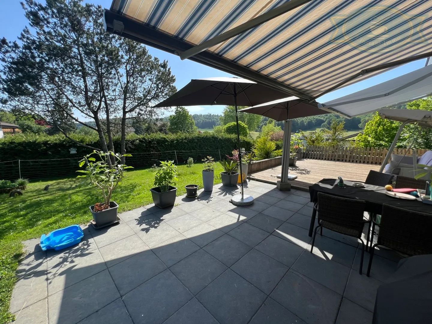 Casa con grande giardino privato e terrazza a Coeuve - Foto 7 di 12