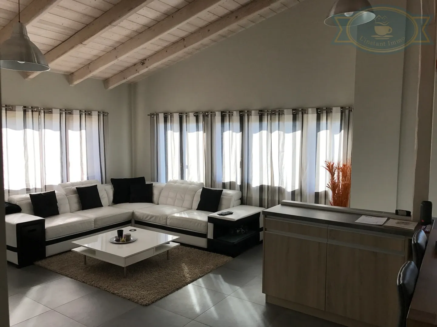 Casa con grande giardino privato e terrazza a Coeuve - Foto 8 di 12