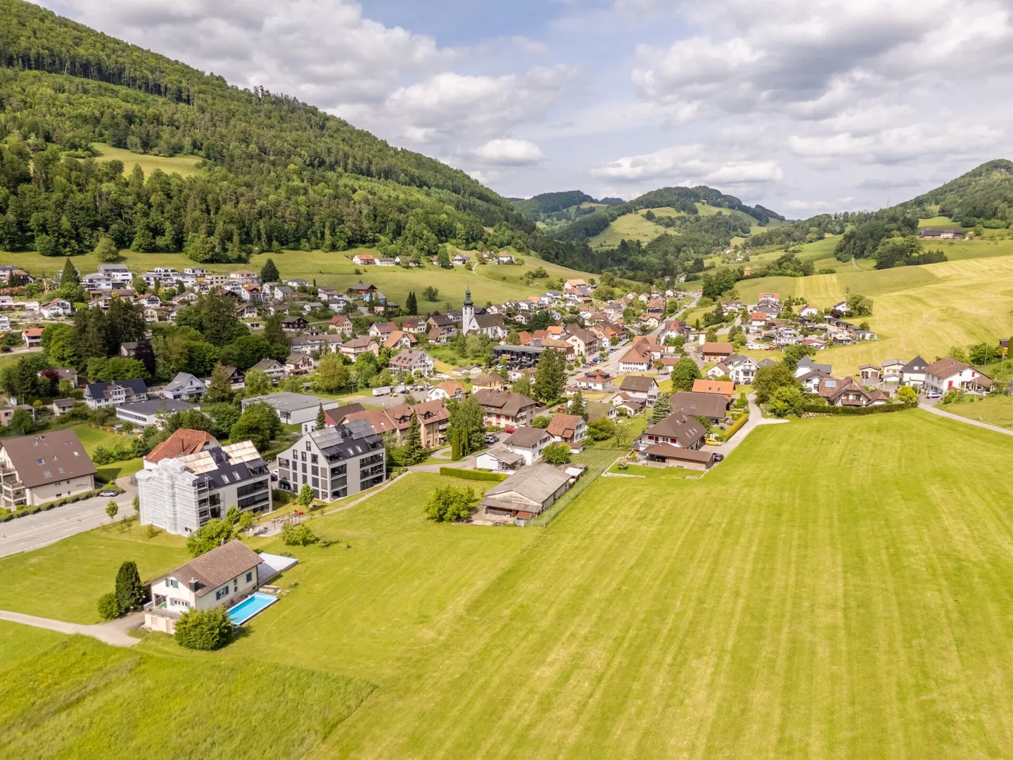 Terreno edificabile soleggiato di 1'943 m² con potenziale d'uso versatile - Foto 21 di 22