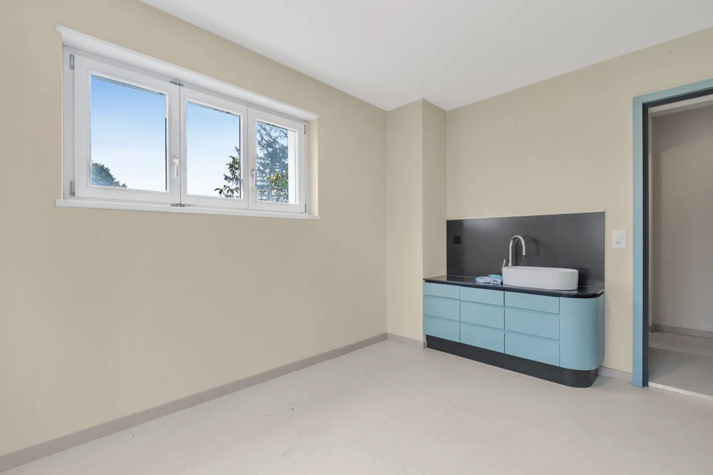 Central House - 8.5 Room Single-Family Home in the Heart of Bremgarten - Photo 9 of 14