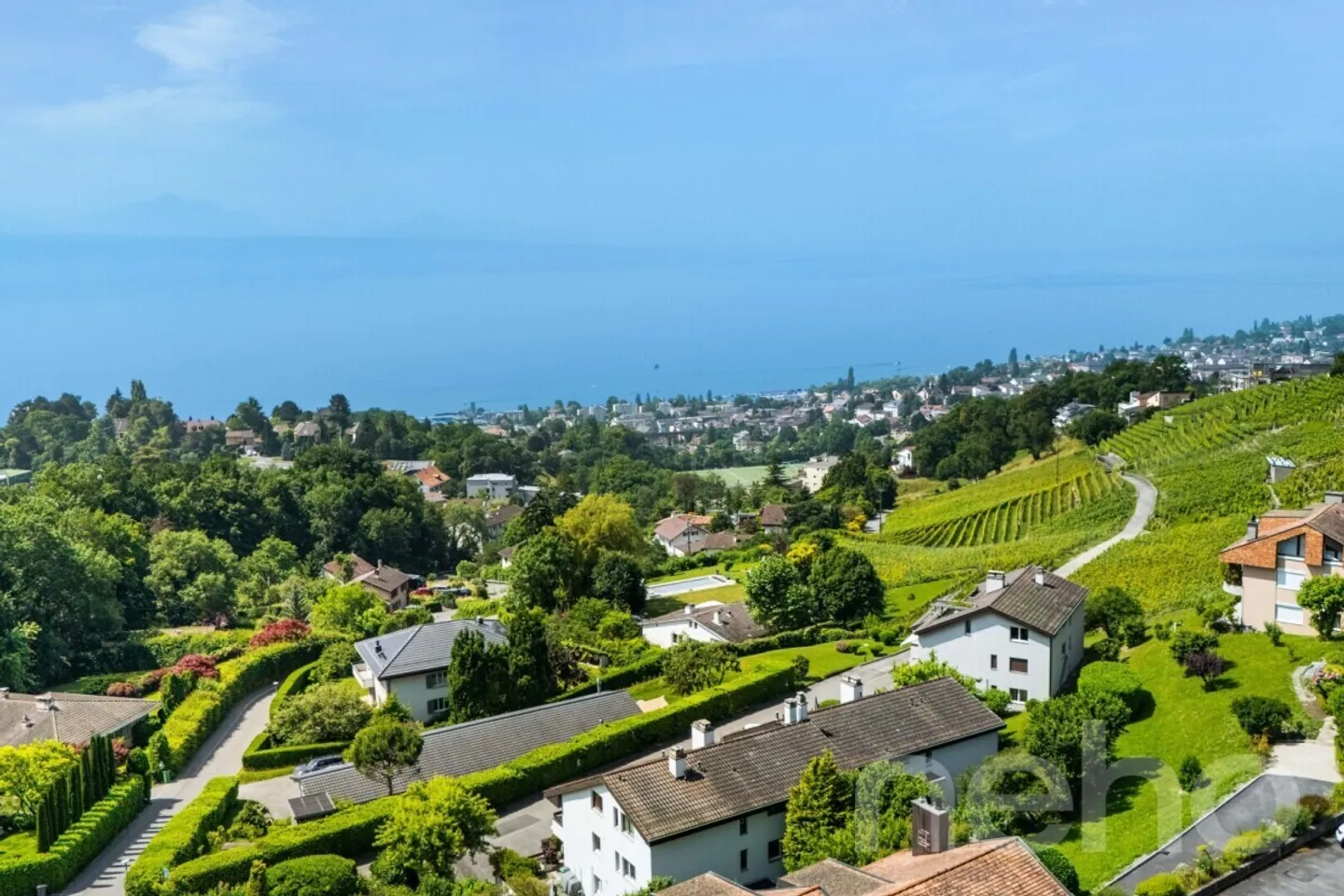 UNVERBAUTE AUSSICHT, GERÄUMIGES WOHNEN UND PRIVILEGIERTER LEBENSSTIL - Foto 10 von 12