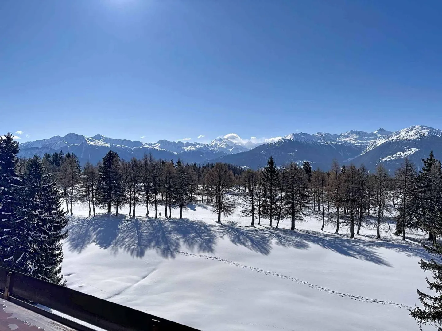 Luxury Apartment with Golf View - Photo 2 of 13