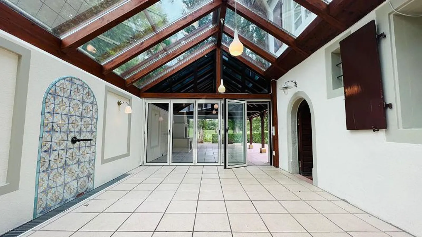 SPACIOUS, QUIET, FAMILY-FRIENDLY - Photo 5 of 6