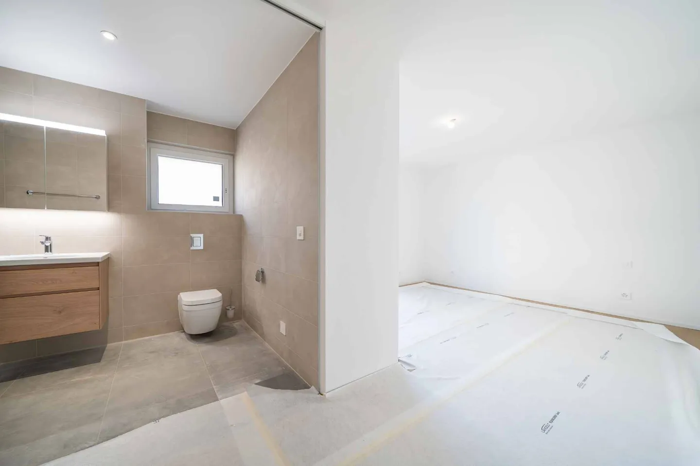 SURE HEARTTHROB MAGNIFICENT 4.5 ROOMS NEW WITH BALCONY - Photo 5 of 9