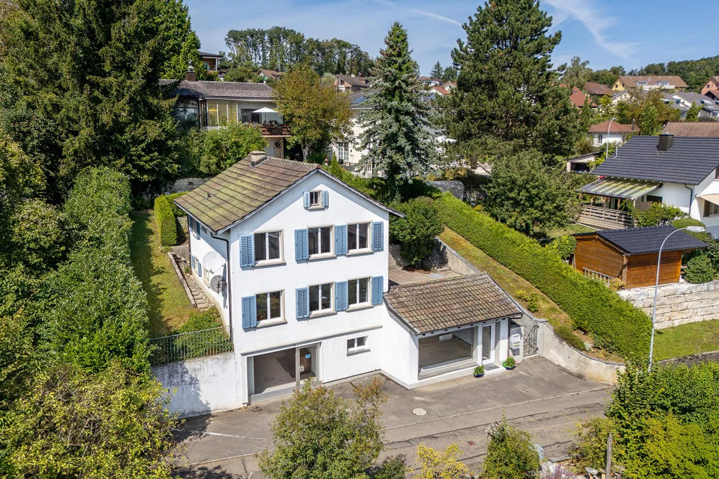 Single house for sale - Photo 1 of 16