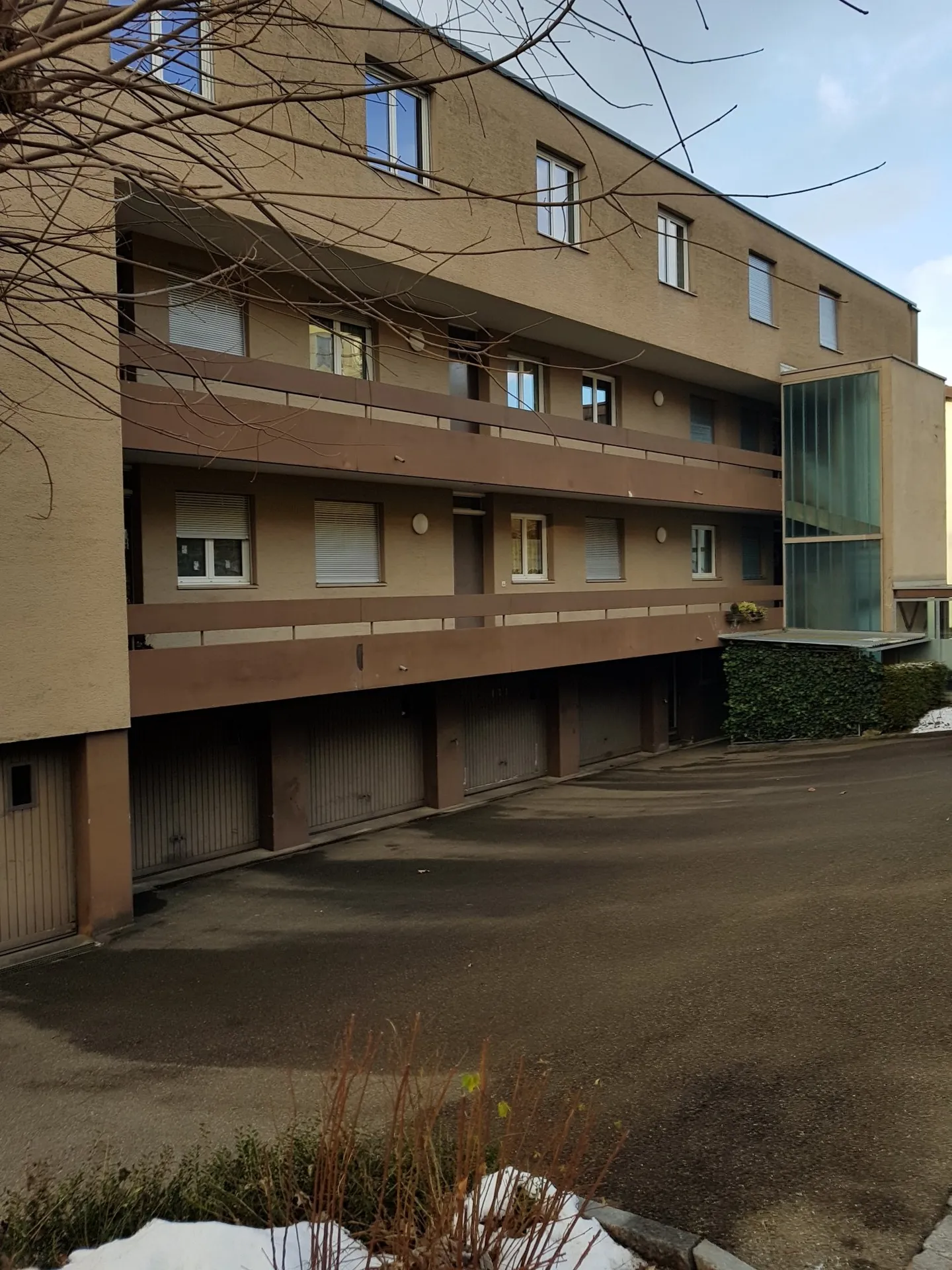 Double garage box for rent - Photo 1 of 1