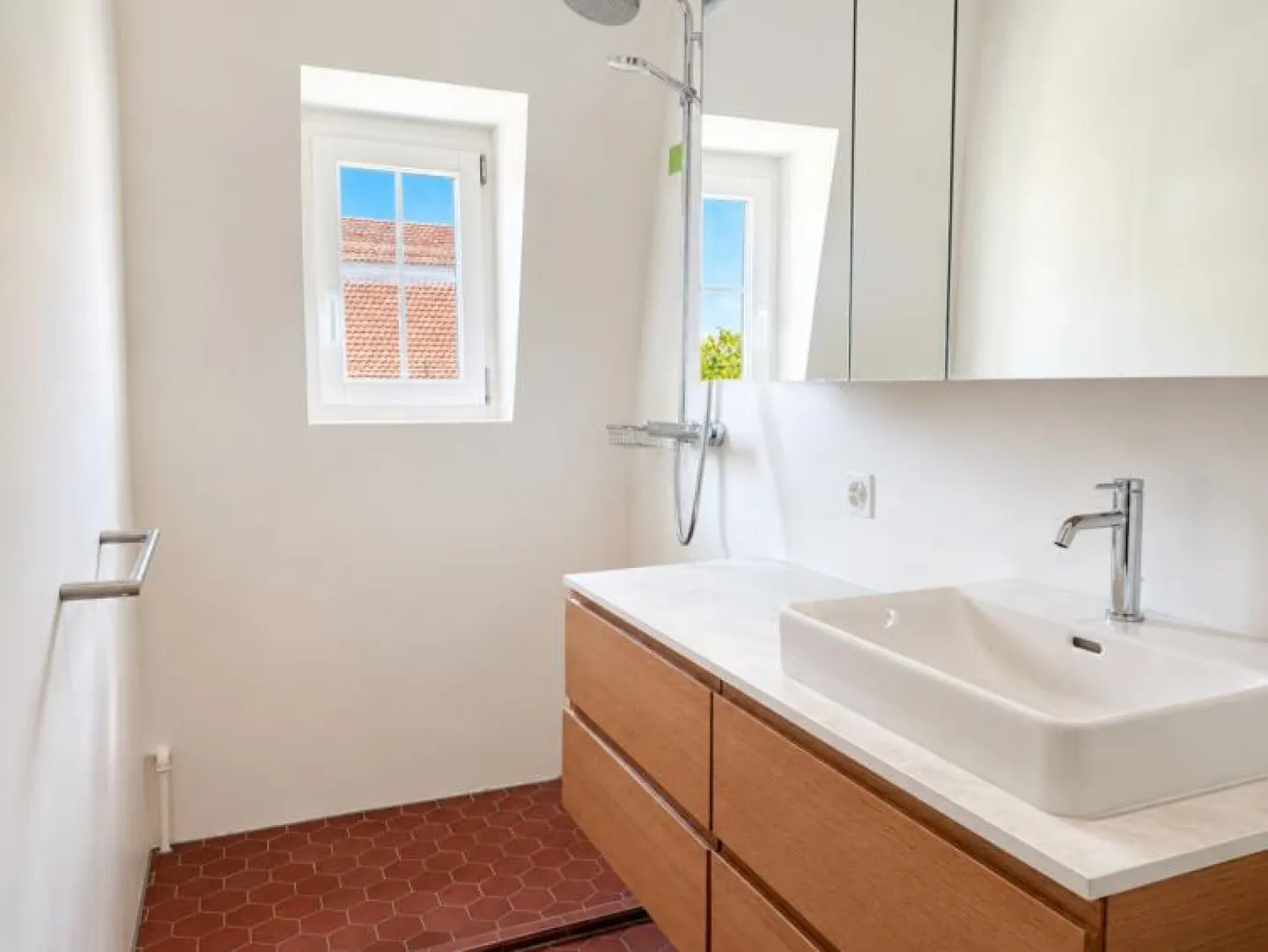 Exclusive maisonette apartment with a panoramic view - stylish living above the rooftops of Zurich! - Photo 1 of 5