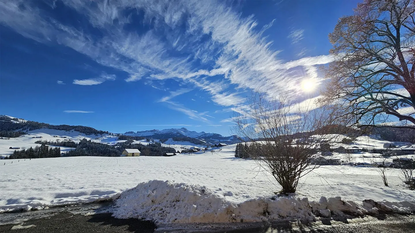 Appartamento moderno in una posizione tranquilla e a contatto con la natura con vista mozzafiato - Foto 1 di 5