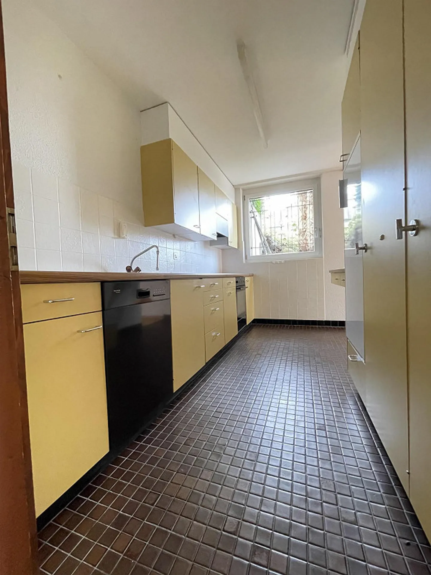 Appartamento giardino 2,5 locali, limitato fino al 30.09.2026 - Foto 3 di 8