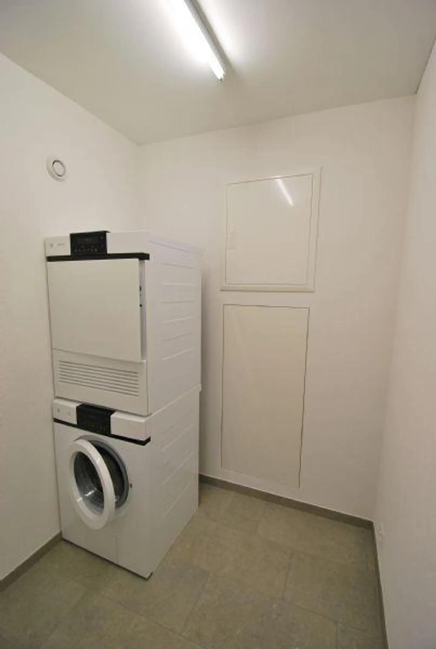 Stilvolle Wohnung mit Garten - Foto 8 von 8