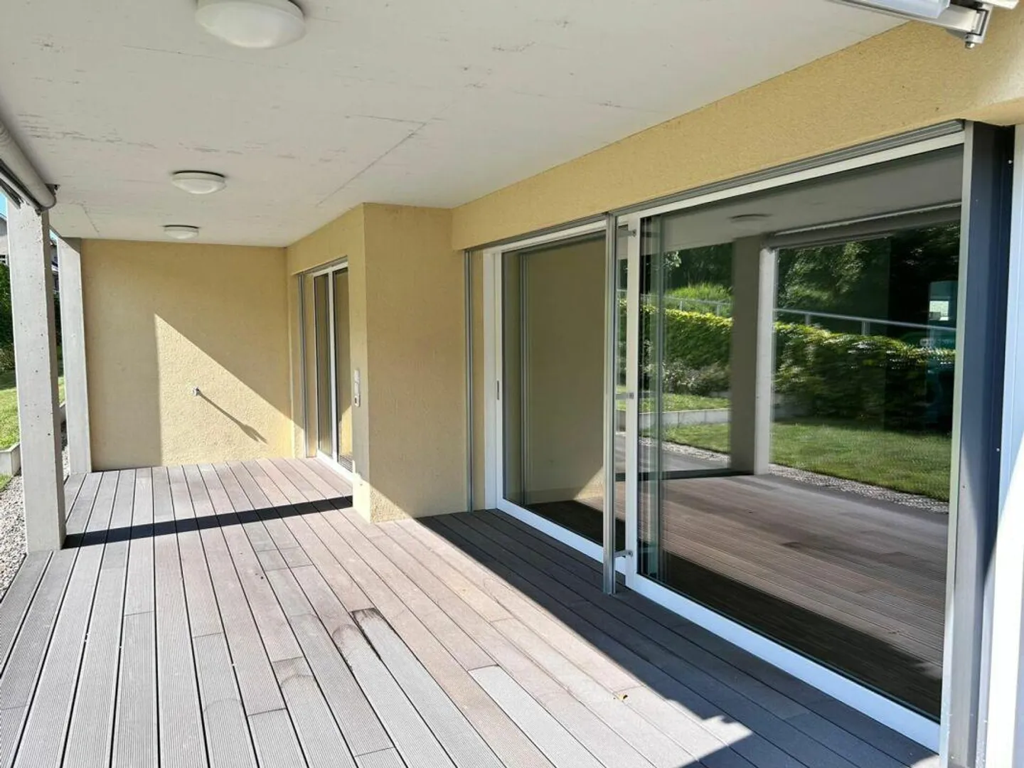 Appartement moderne de 2,5 pièces avec terrasse au rez-de-chaussée - Belp - Photo 7 sur 7