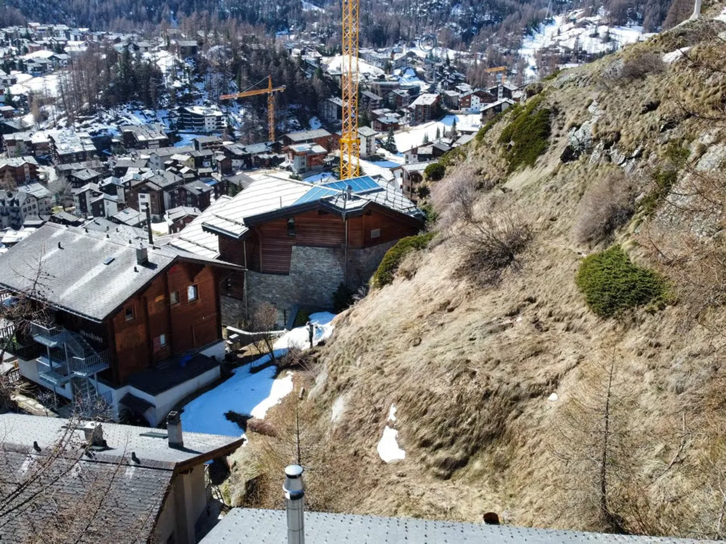 Sunny building plot with mountain view in Zermatt - Photo 6 of 11