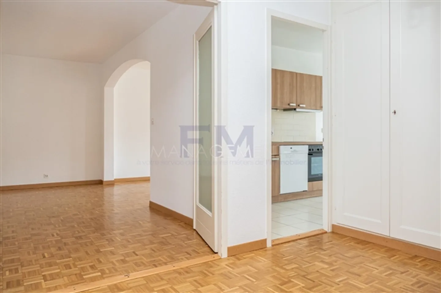 Meyrin, Avenue de Vaudagne, 4 pièces au 2ème étage, d'env. 81m2 - Photo 2 of 9