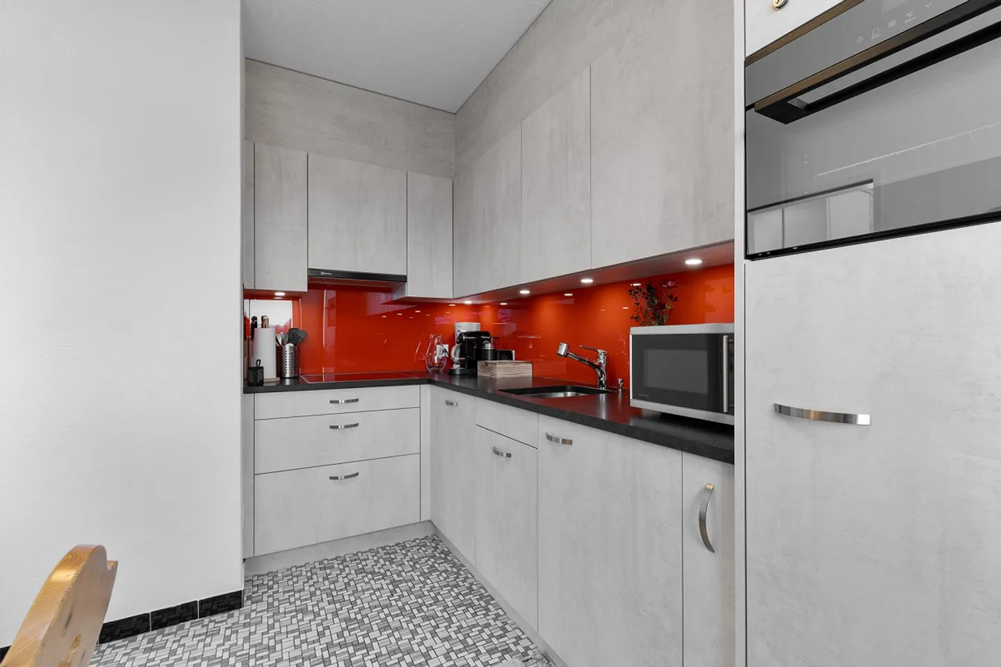 Bellissimo appartamento per vacanze 2 ½ camere, vista perfetta, piscina, TGP, arredato - Foto 4 di 26