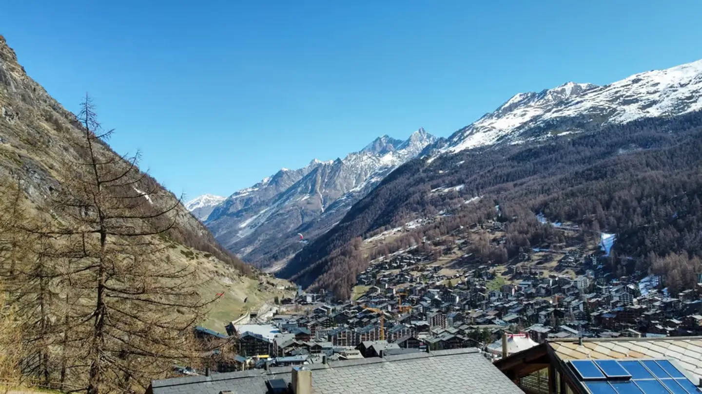 Sunny building plot with mountain view in Zermatt - Photo 8 of 11