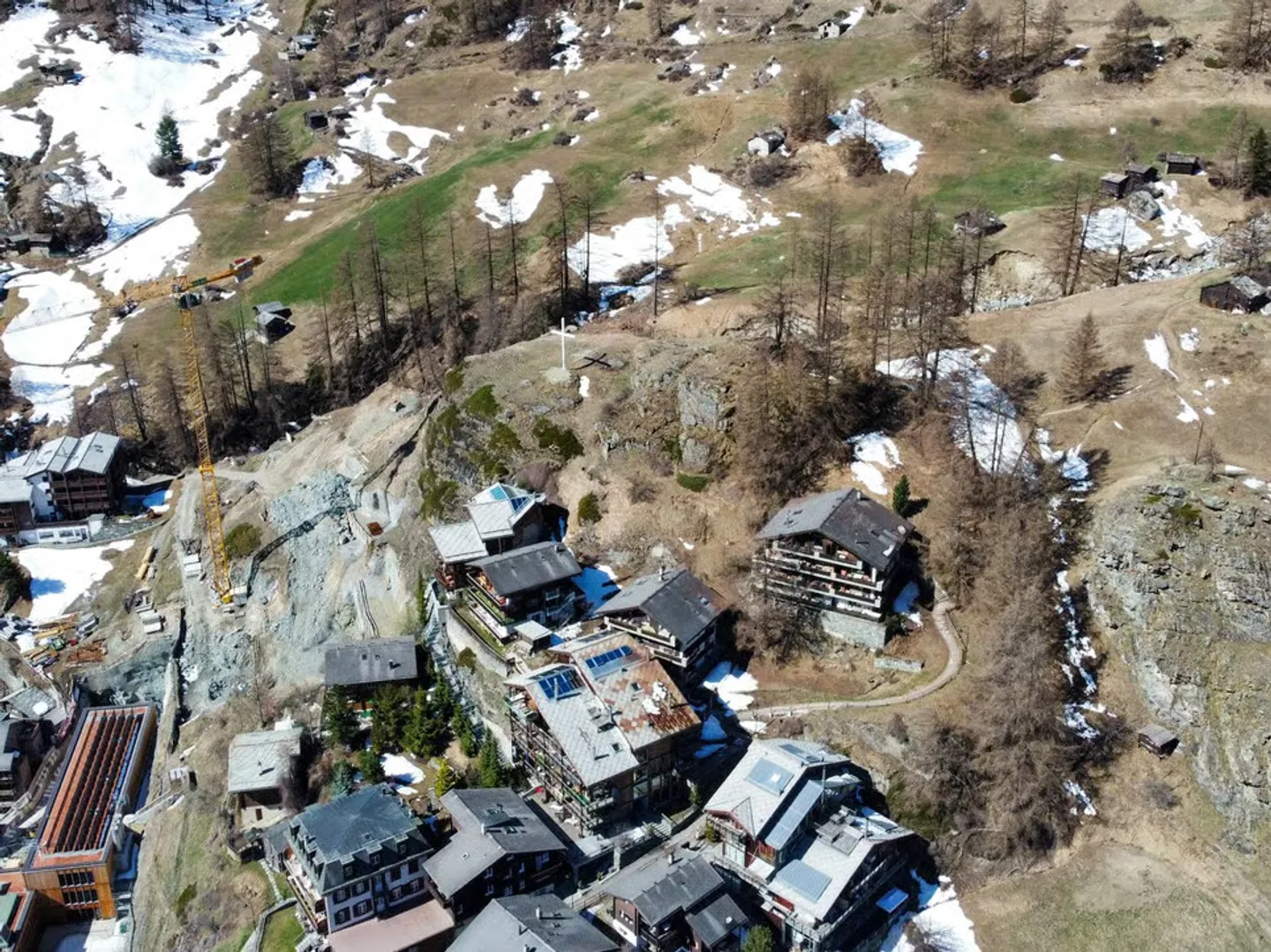 Sunny building plot with mountain view in Zermatt - Photo 10 of 11
