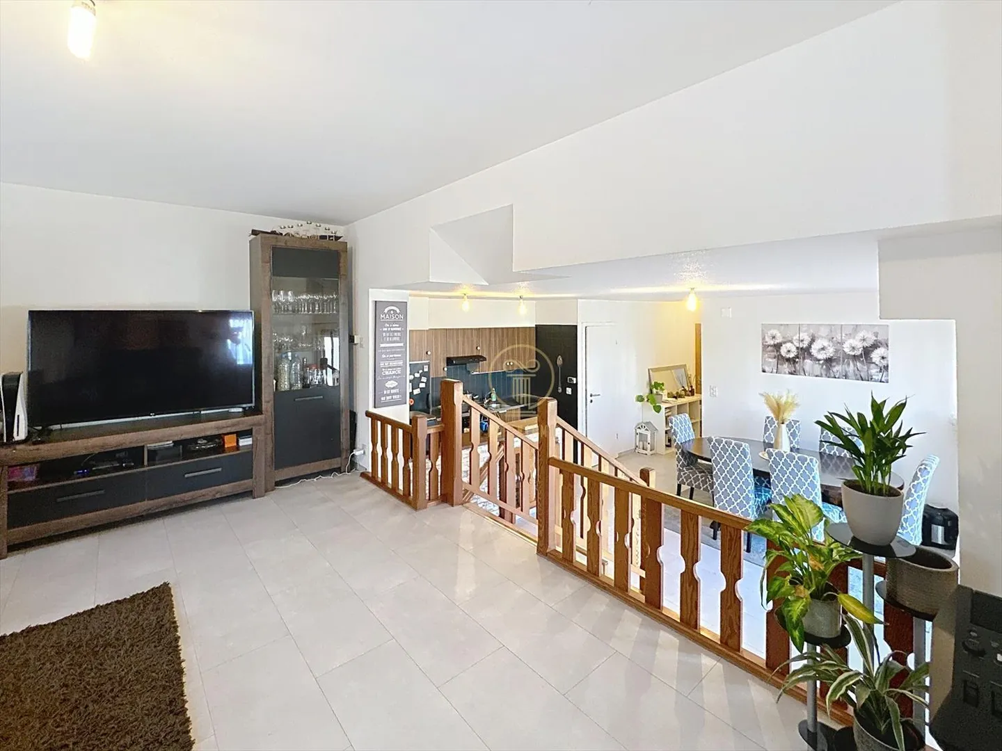 CONTHEY, appartement 5.5 pièces très bien rénové dans une petite PPE ! - Photo 3 sur 12