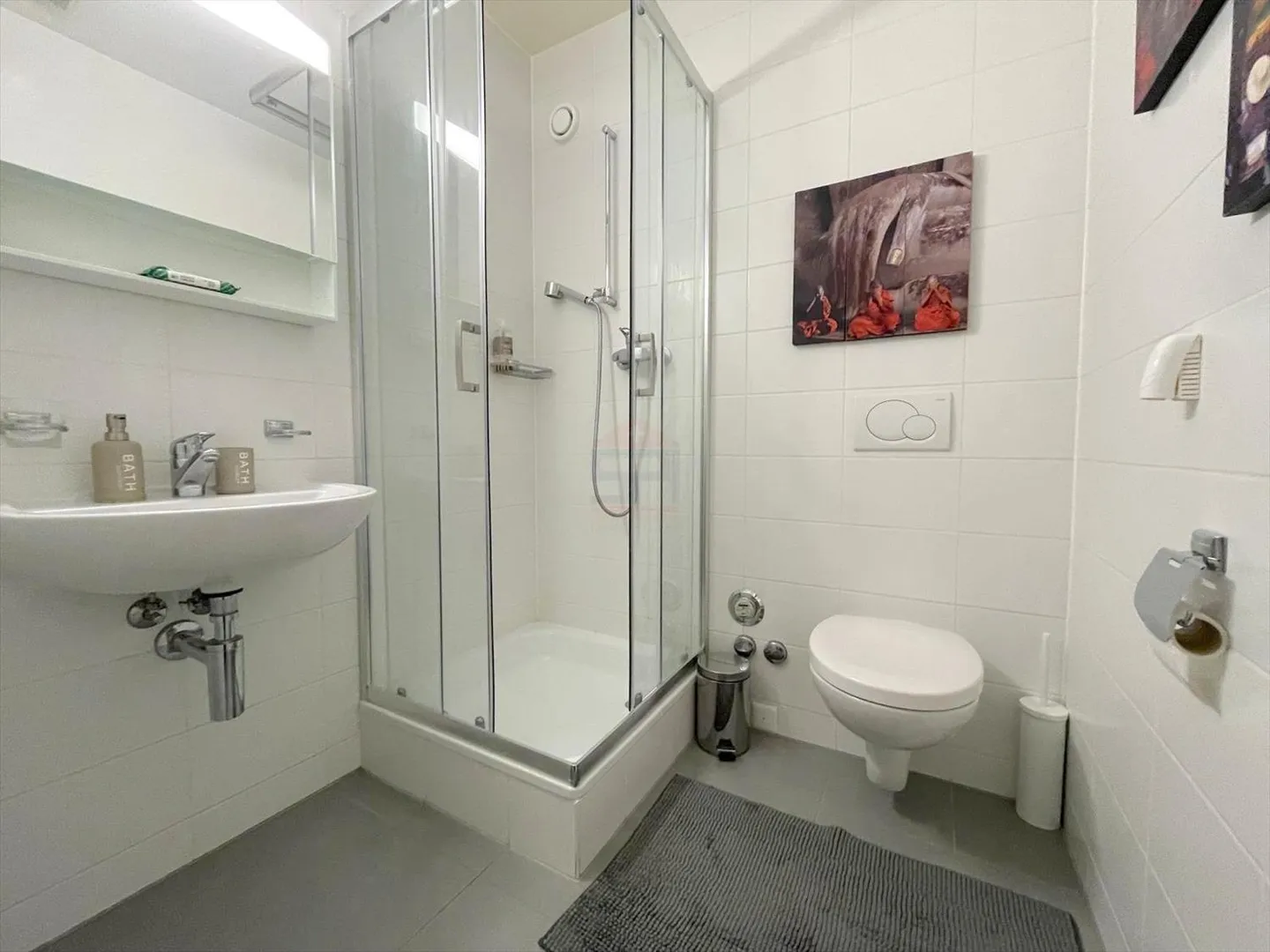 ELEVATED 4-ROOM APARTMENT WITH TERRACE IN A QUIET LOCATION IN VERNIER - Photo 7 of 7