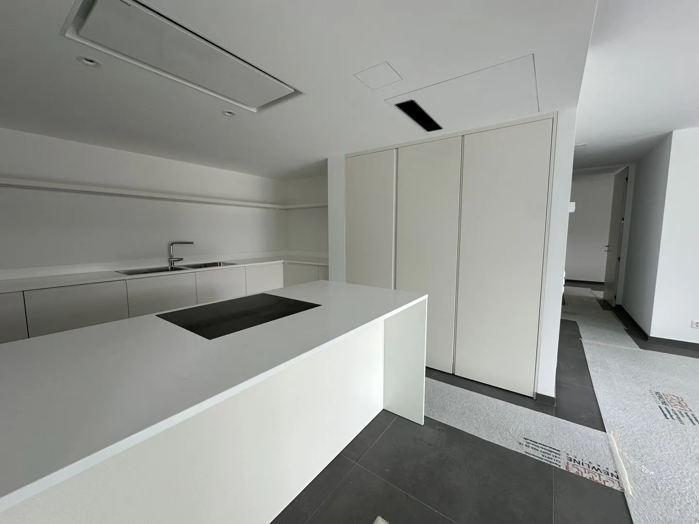 Bungalow design spacieux avec terrasse dans une nouvelle résidence, à quelques minutes du lac de Côme - Photo 3 sur 9