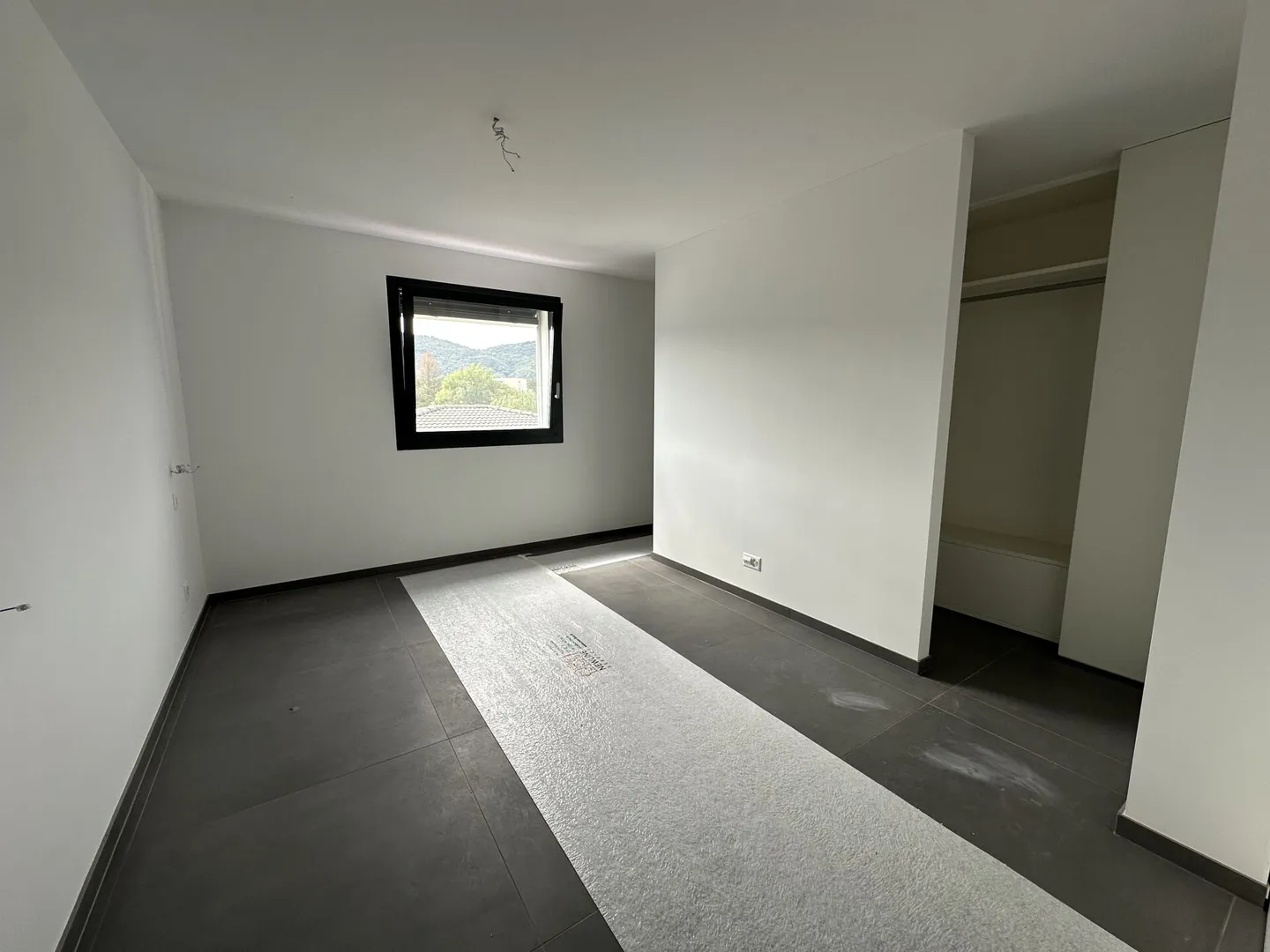 Bungalow design spacieux avec terrasse dans une nouvelle résidence, à quelques minutes du lac de Côme - Photo 8 sur 9