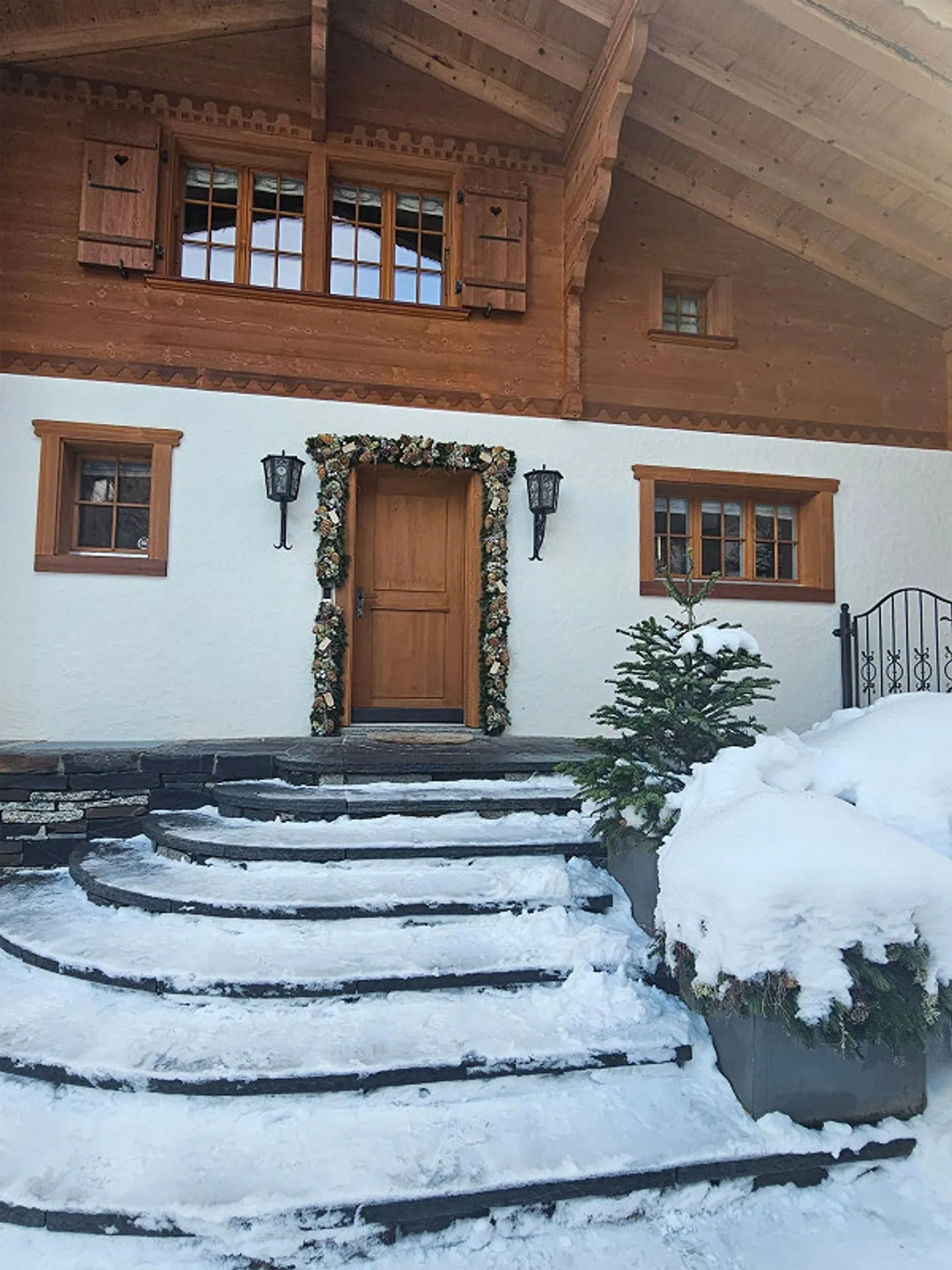 Chalet de Luxe avec Vue Époustouflante - Photo 2 sur 13