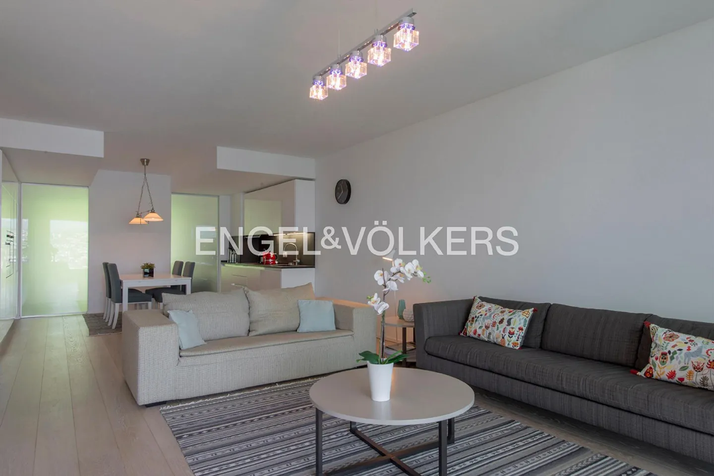 Stile e design con vista mozzafiato sul lago - Foto 4 di 10