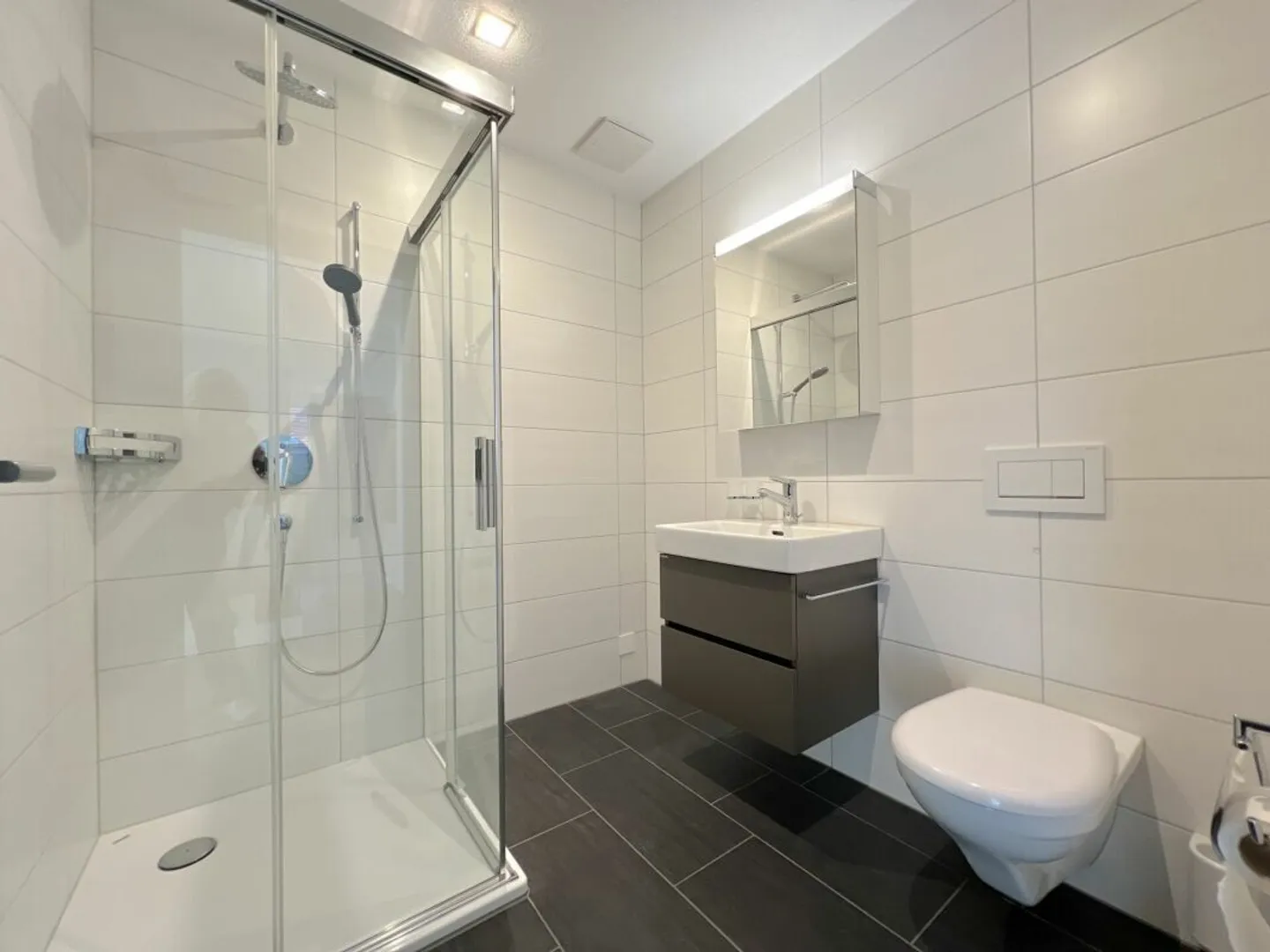 PLENTY OF SPACE FOR YOUR LIVING IDEAS - Photo 8 of 24