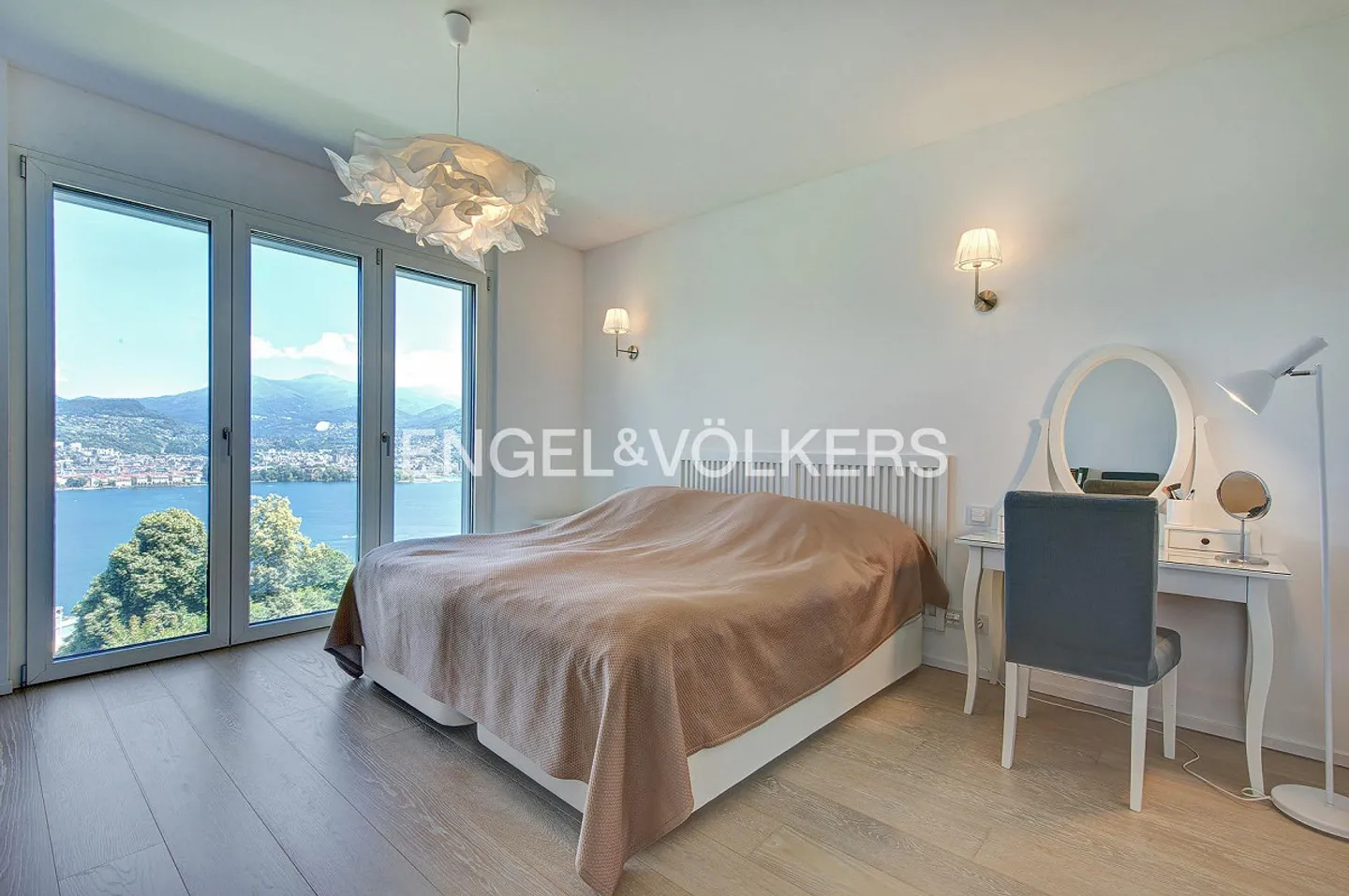 Stile e design con vista mozzafiato sul lago - Foto 5 di 10