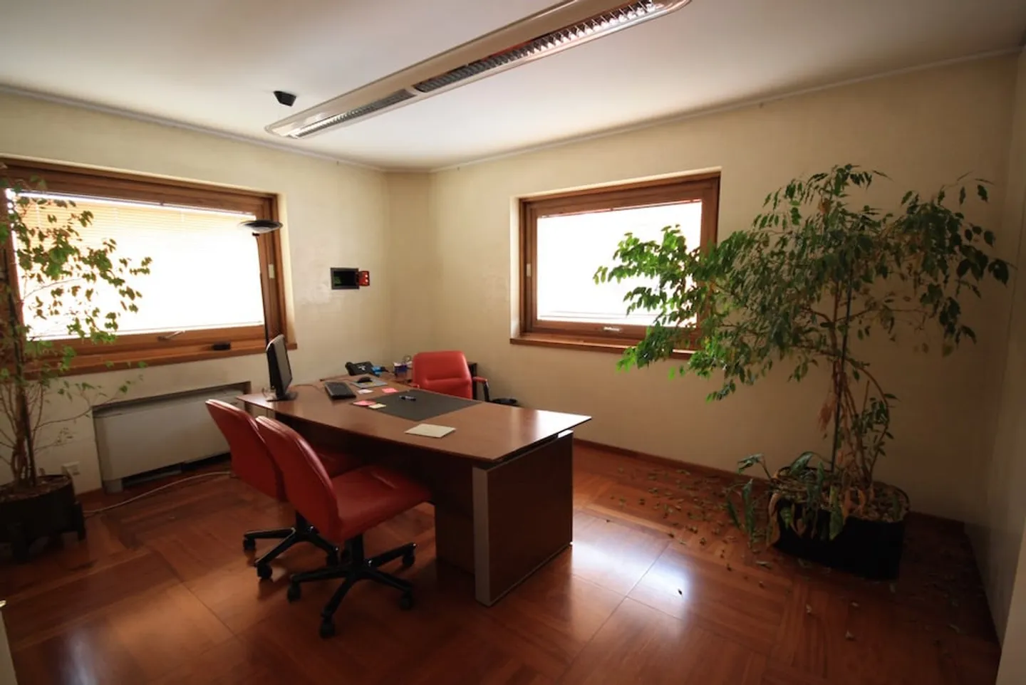 Offices from approx. 190 m² to approx. 600 m² in a high-standard building with parking spaces - Photo 7 of 13