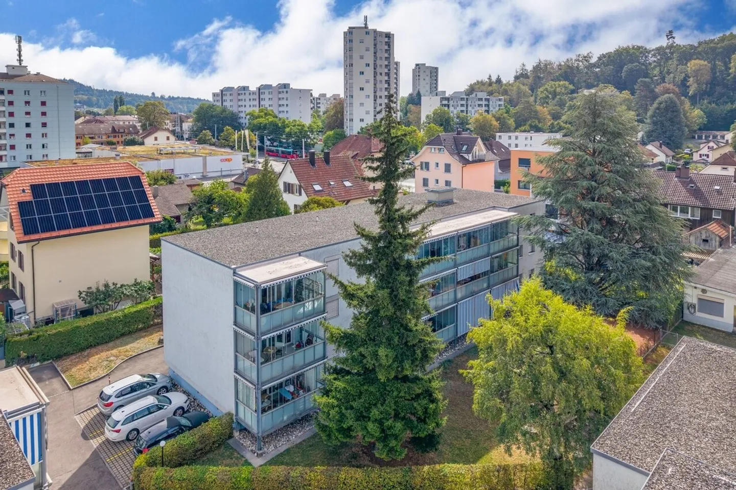 Appartamento spazioso di 4,5 locali in affitto - Foto 1 di 13