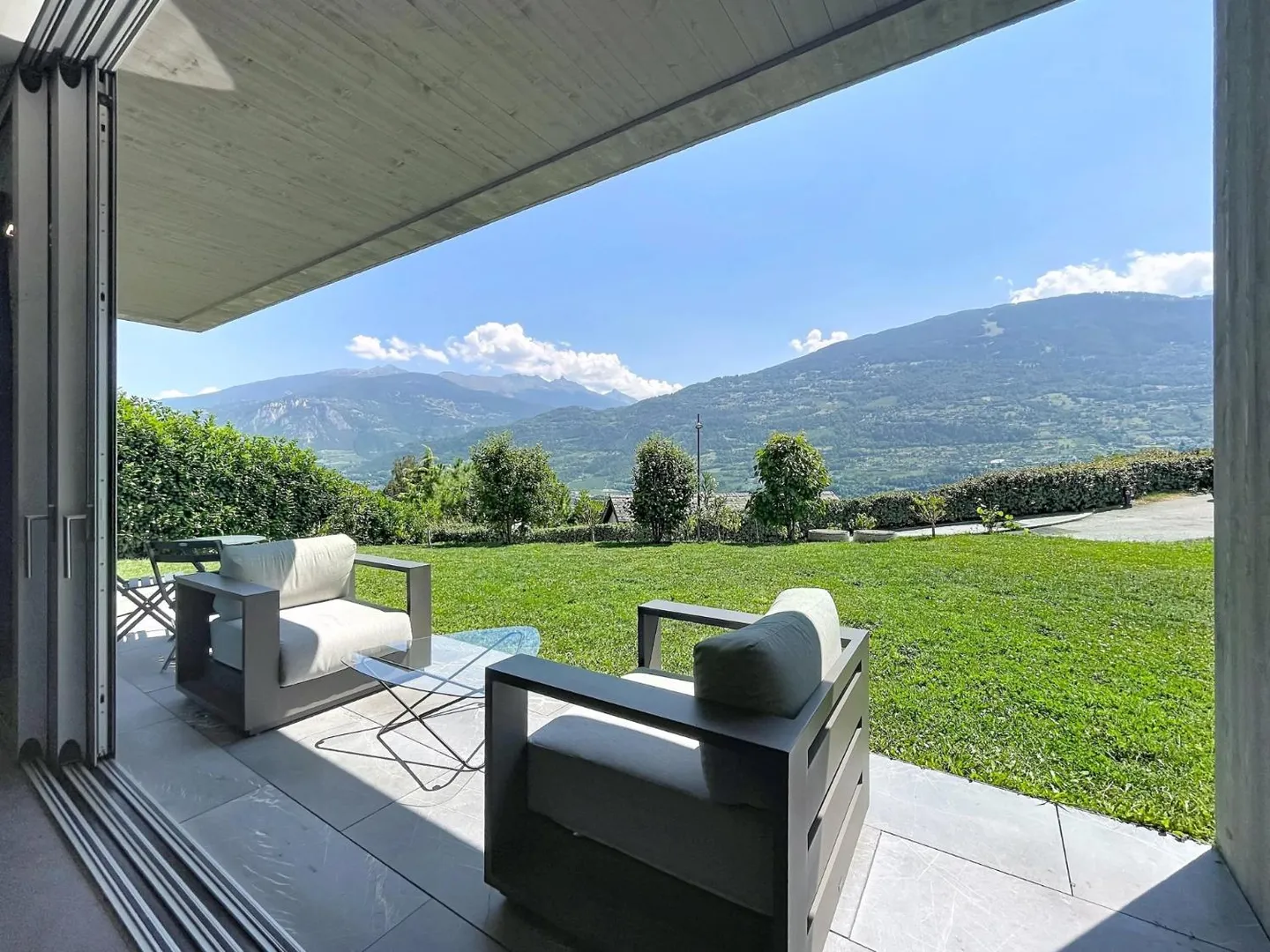 Proprietà contemporanea con rooftop panoramico - Foto 6 di 13