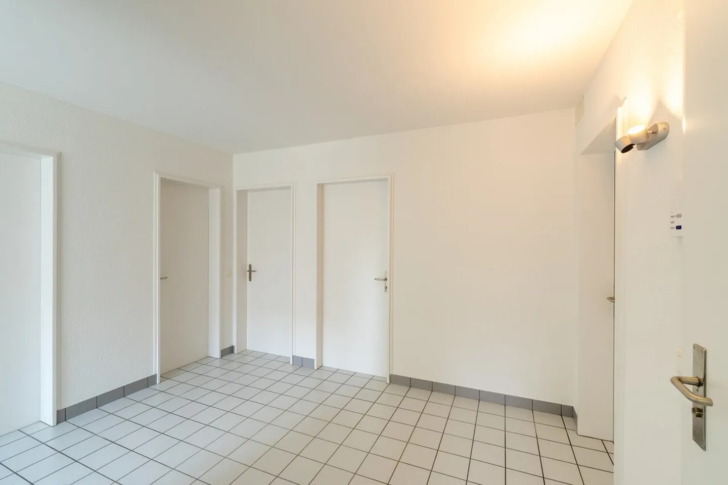 Appartamento spazioso di 4,5 locali in affitto - Foto 6 di 13