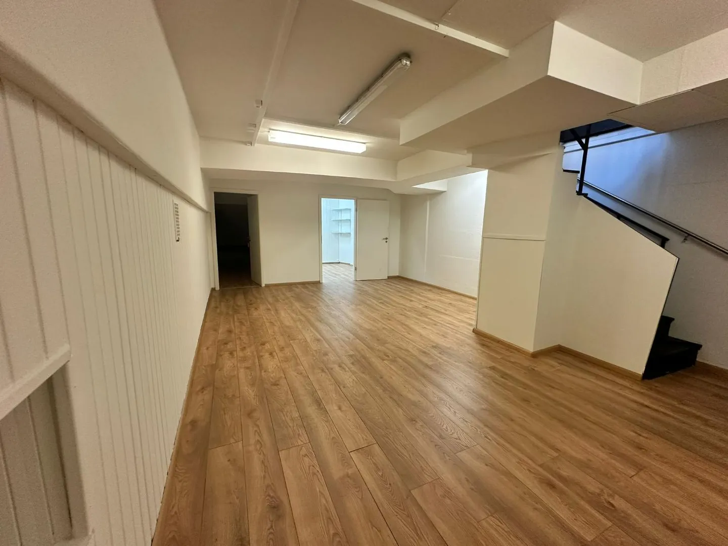 Espace commercial passionnant à vendre, bureau ou showroom dans un emplacement de choix - Photo 3 sur 6