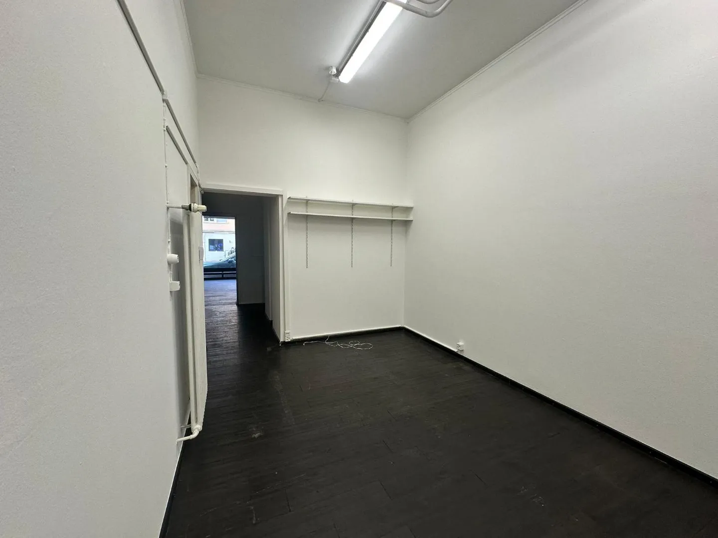 Espace commercial passionnant à vendre, bureau ou showroom dans un emplacement de choix - Photo 4 sur 6