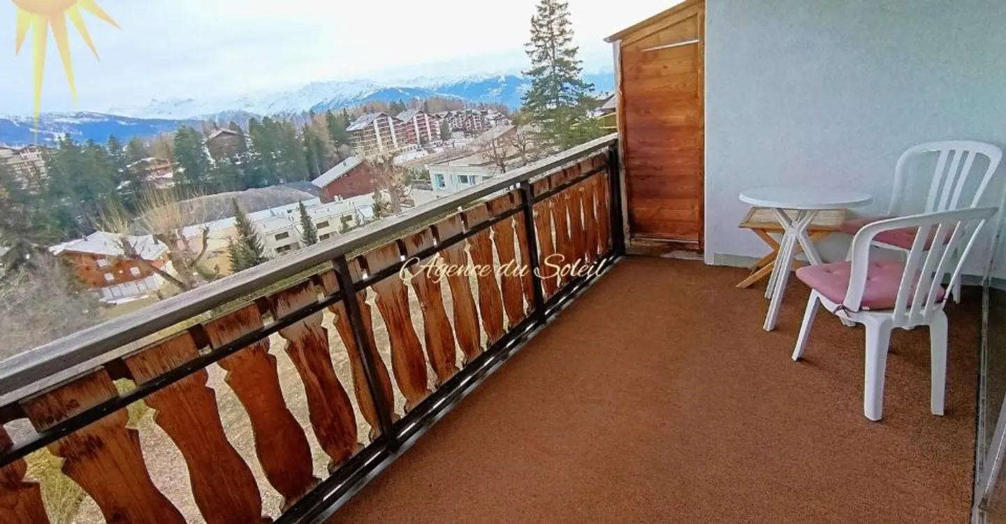 Superb and large studio ONLY between December 12, 2026 and January 2, 2027! - Photo 2 of 11