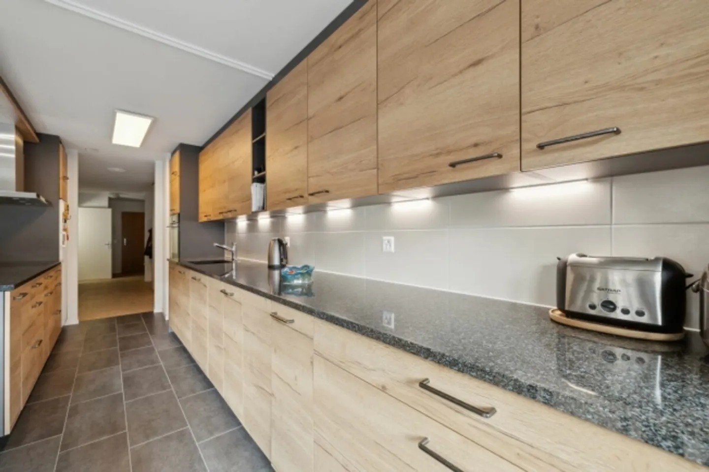 Vivere in città: appartamento di 3,5 stanze vicino alla stazione ferroviaria di Friburgo - Foto 4 di 13