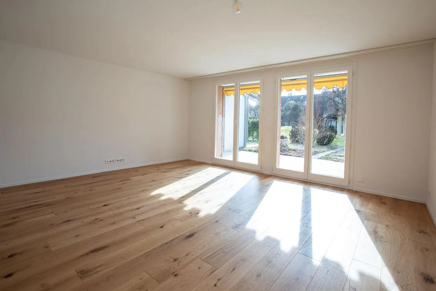 Charmantes Reihenhaus in Volketswil - Foto 1 von 8