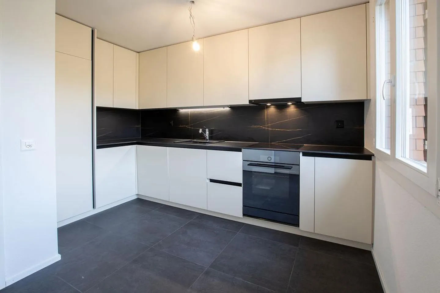 Charmantes Reihenhaus in Volketswil - Foto 4 von 8