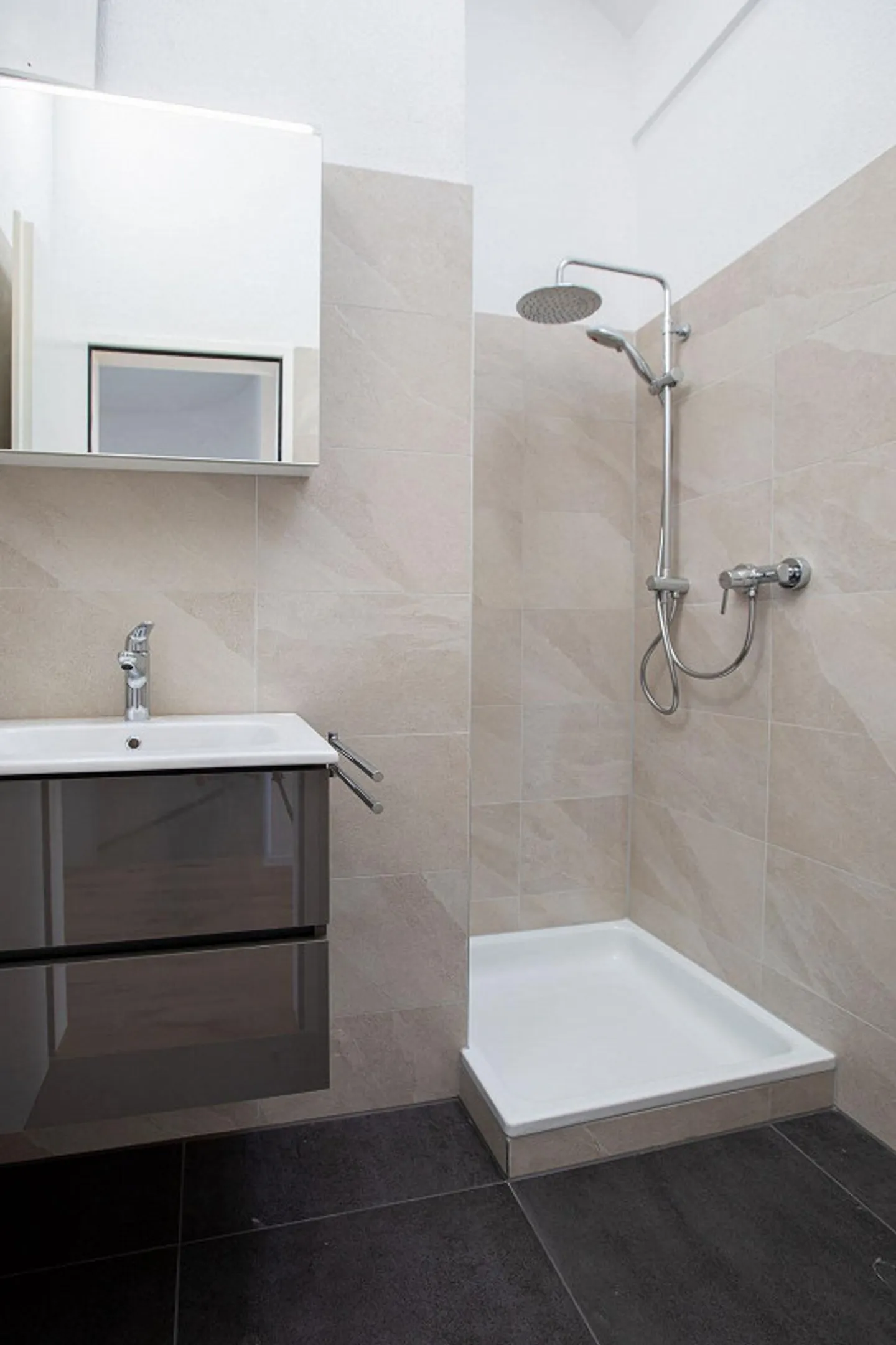 Charmantes Reihenhaus in Volketswil - Foto 6 von 8