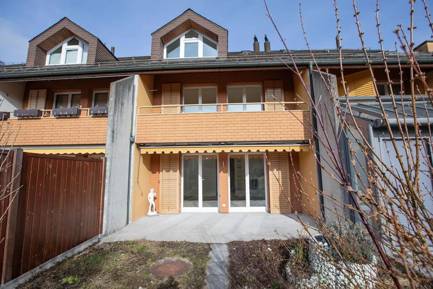 Charmantes Reihenhaus in Volketswil - Foto 7 von 8