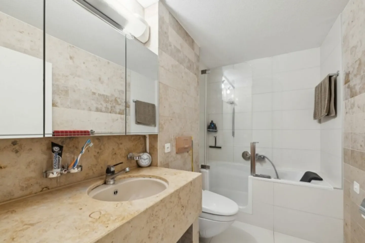 Vivere in città: appartamento di 3,5 stanze vicino alla stazione ferroviaria di Friburgo - Foto 9 di 13