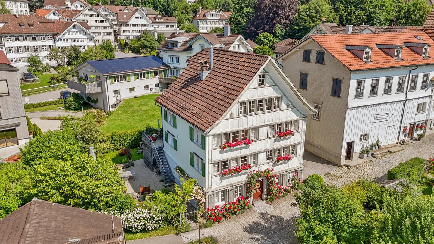 Gioiello residenziale storico con fascino - Casa completamente ristrutturata! - Foto 1 di 10