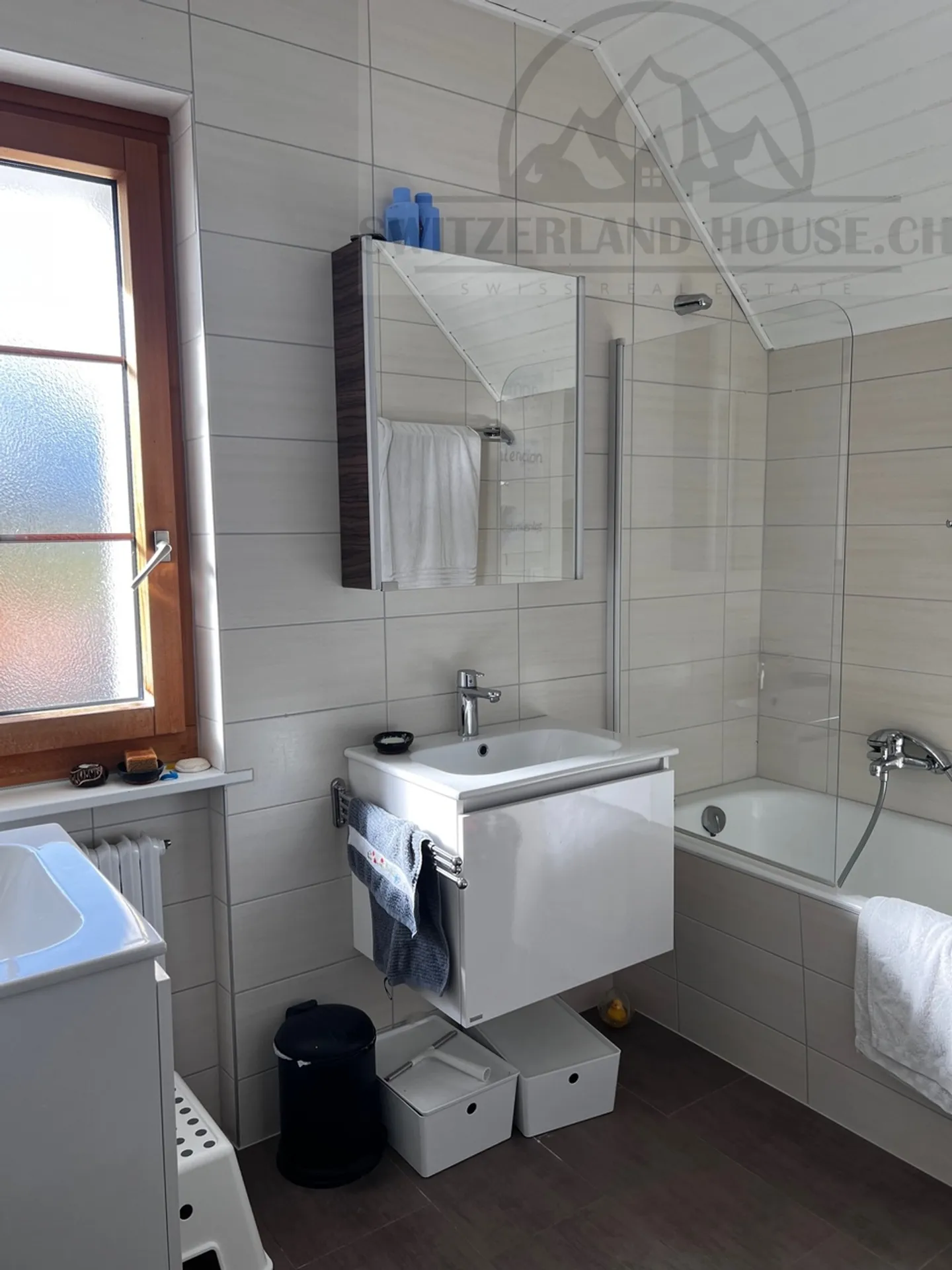 Wunderschöne Villa mit Aussicht in einem Wohngebiet in Neyruz - Foto 11 von 12