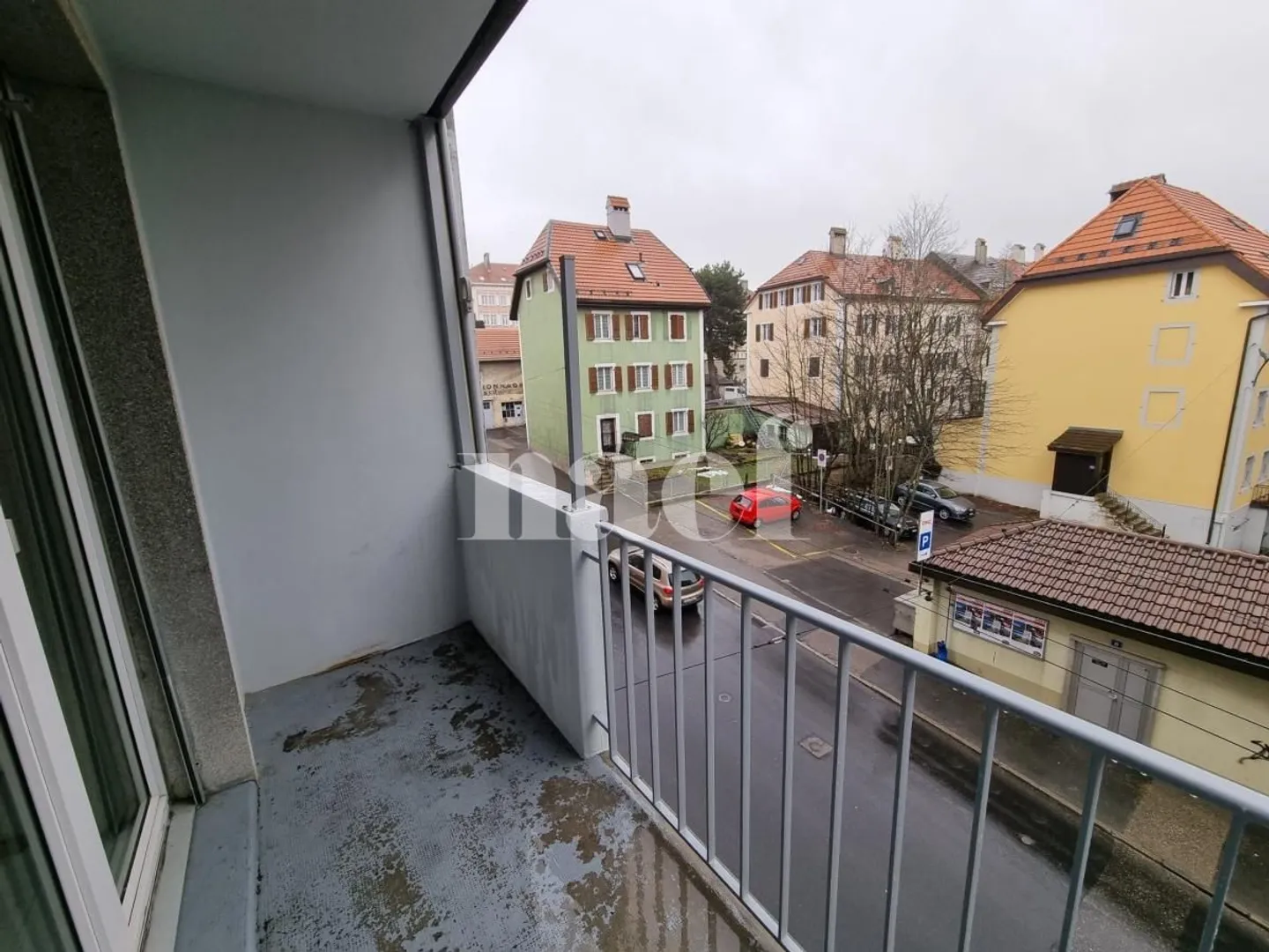 4 stanze recentemente ristrutturate vicino al centro con balcone - Foto 12 di 13